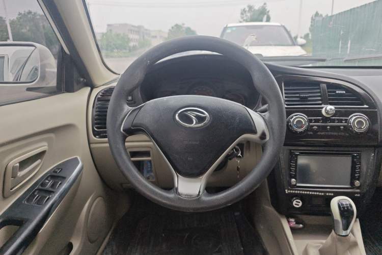 Used Soueast V3 Lingyue 2014 1.5L Manual Entry-Level Version Steering Wheel