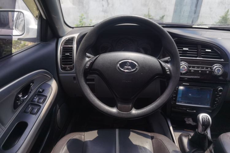 Used Soueast V3 Lingyue 2014 1.5L Manual Style Value Edition Steering Wheel