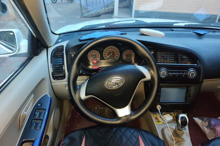 Used Soueast V3 Lingyue 2014 1.5L Manual Entry-Level Version Steering Wheel