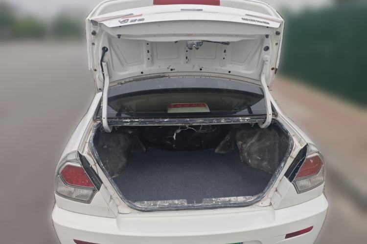 Used Soueast V3 Lingyue 2014 1.5L Manual Entry-Level Version Trunk