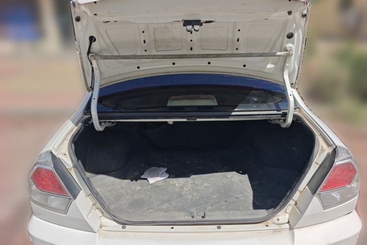 Used Soueast V3 Lingyue 2014 1.5L Manual Smart Edition Trunk