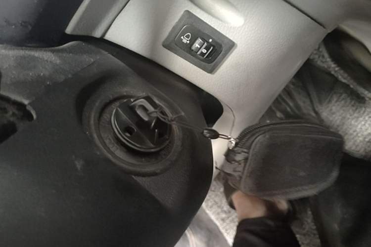 Used Soueast V3 Lingyue 2014 1.5L Manual Style Value Edition Vehicle Key