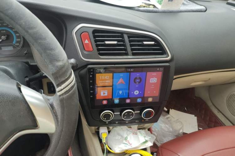 Used Soueast V3 Lingyue 2015 1.5L Manual Happiness Edition Audio And AC Panel