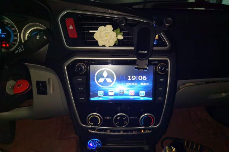 Used Soueast V3 Lingyue 2015 1.5L AMT Happiness Edition Audio And AC Panel