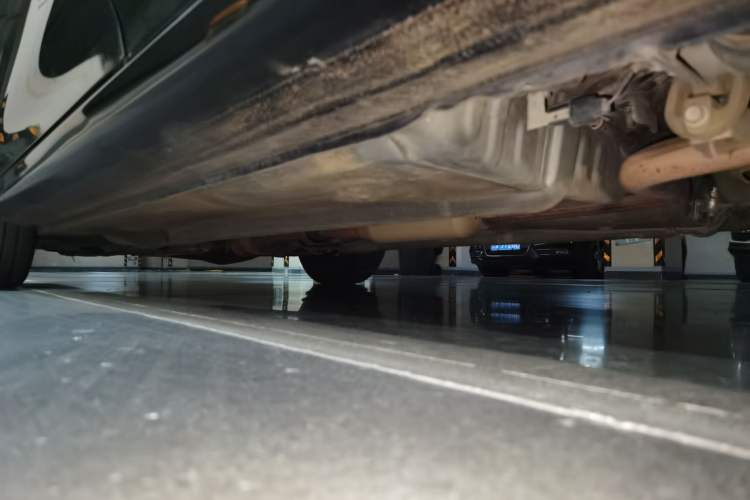 Used Soueast V3 Lingyue 2015 1.5L AMT Happiness Edition Chassis Rear Left