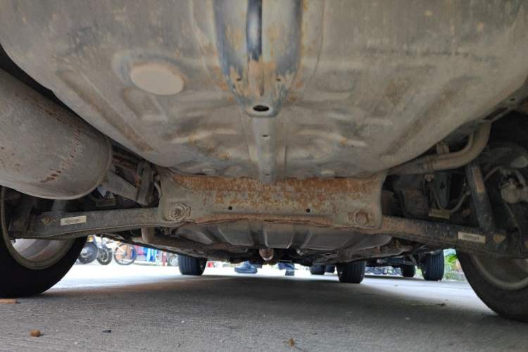 Used Soueast V3 Lingyue 2015 1.5L Manual Happiness Edition Chassis Rear
