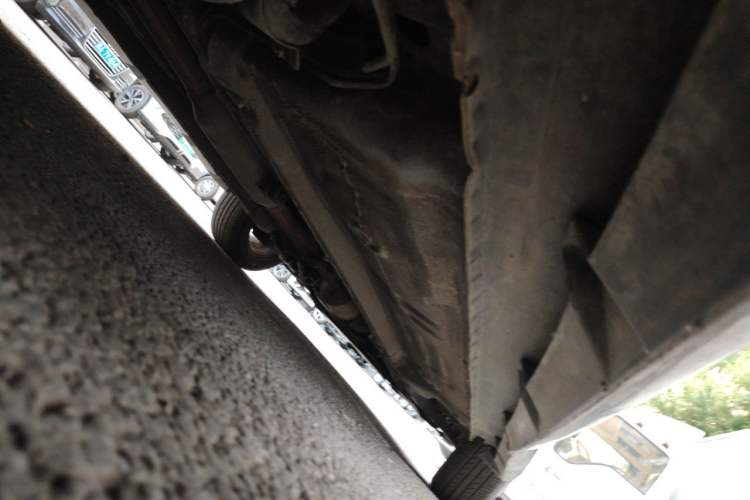Used Soueast V3 Lingyue 2015 1.5L Manual Style Edition Chassis Rear Right