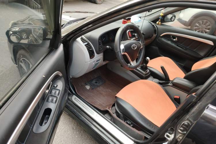 Used Soueast V3 Lingyue 2015 1.5L Manual Style Edition Driver Seat