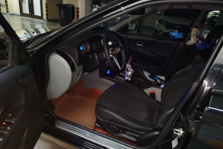 Used Soueast V3 Lingyue 2015 1.5L AMT Happiness Edition Driver Seat