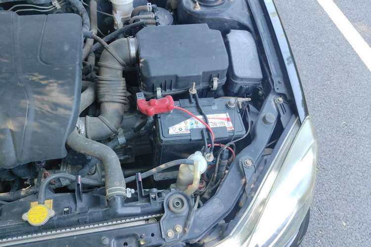 Used Soueast V3 Lingyue 2015 1.5L Manual Happiness Edition Engine Bay Left