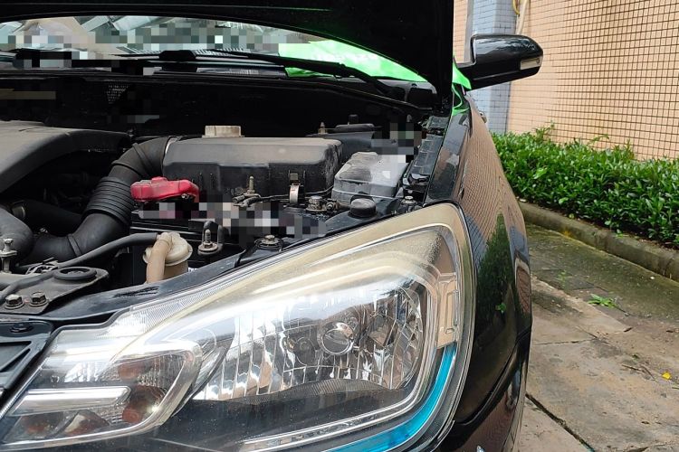 Used Soueast V3 Lingyue 2015 1.5L Manual Style Edition Engine Bay Left