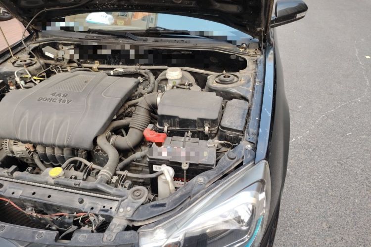 Used Soueast V3 Lingyue 2015 1.5L Manual Style Edition Engine Bay Left