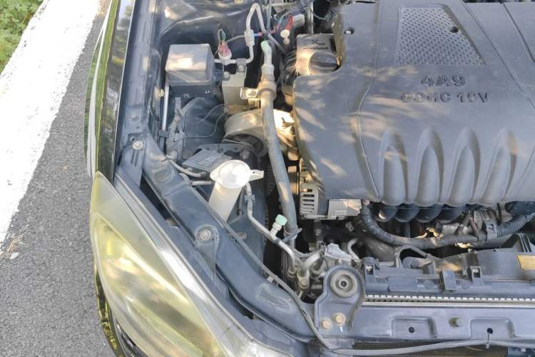 Used Soueast V3 Lingyue 2015 1.5L Manual Happiness Edition Engine Bay Right