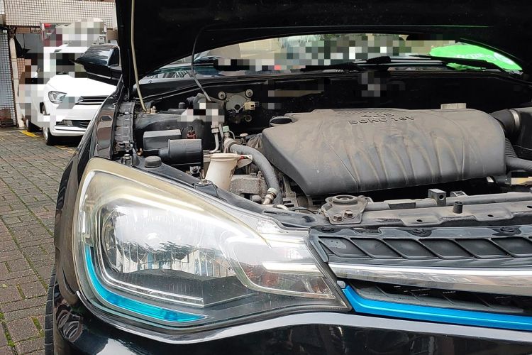 Used Soueast V3 Lingyue 2015 1.5L Manual Style Edition Engine Bay Right