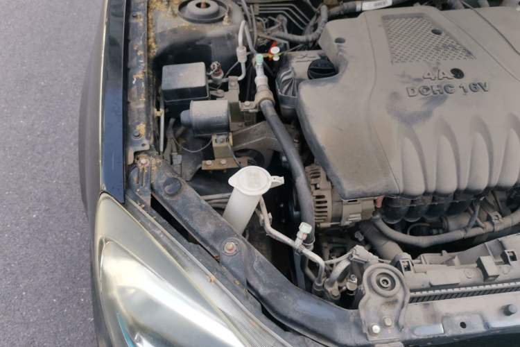 Used Soueast V3 Lingyue 2015 1.5L Manual Style Edition Engine Bay Right