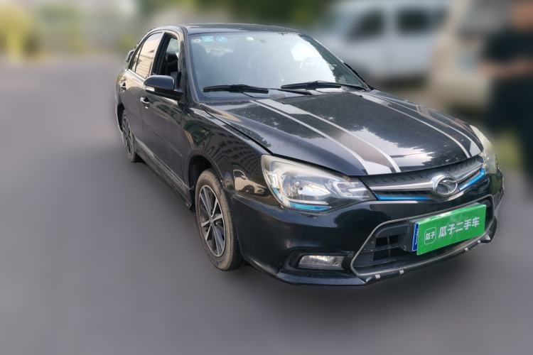 Used Soueast V3 Lingyue 2015 1.5L Manual Style Edition Front Right 45 Deg