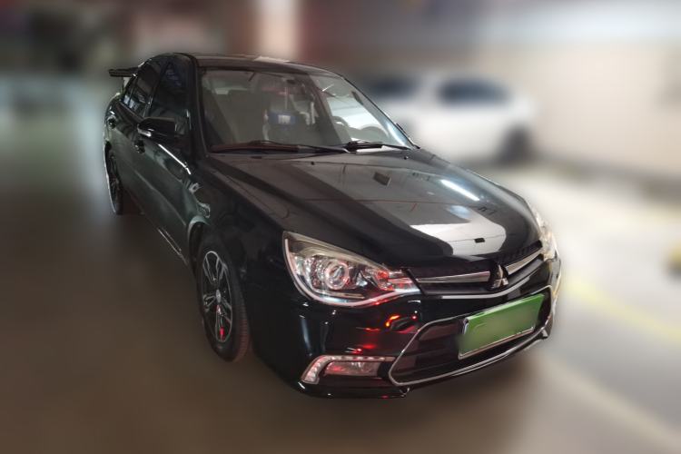 Used Soueast V3 Lingyue 2015 1.5L AMT Happiness Edition Front Right 45 Deg