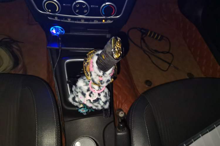 Used Soueast V3 Lingyue 2015 1.5L AMT Happiness Edition Gear Lever