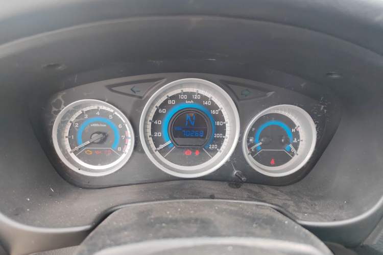 Used Soueast V3 Lingyue 2015 1.5L AMT Happiness Edition Instrument Cluster