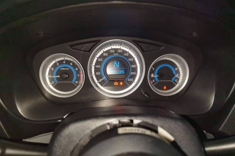 Used Soueast V3 Lingyue 2015 1.5L AMT Happiness Edition Instrument Cluster
