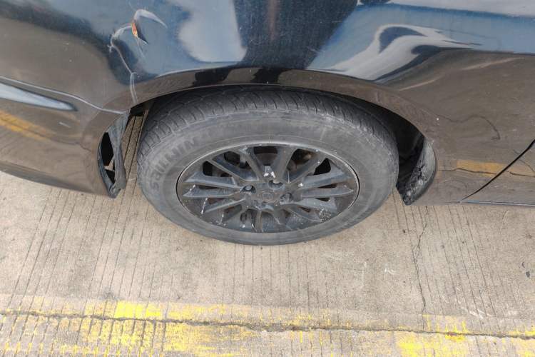 Used Soueast V3 Lingyue 2015 1.5L AMT Happiness Edition Left Front Wheel Hub