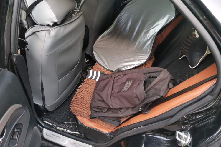 Used Soueast V3 Lingyue 2015 1.5L Manual Style Edition Left Rear Seat