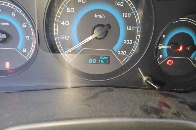 Used Soueast V3 Lingyue 2015 1.5L Manual Happiness Edition Odometer Close Up