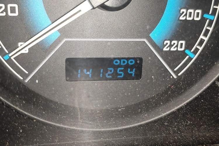 Used Soueast V3 Lingyue 2015 1.5L Manual Style Edition Odometer Close Up