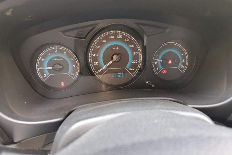 Used Soueast V3 Lingyue 2015 1.5L Manual Style Edition Odometer Close Up