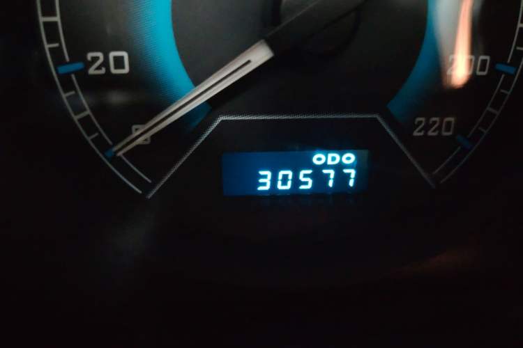 Used Soueast V3 Lingyue 2015 1.5L Manual Style Edition Odometer Close Up