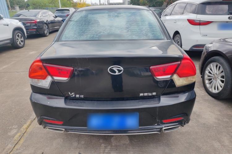 Used Soueast V3 Lingyue 2015 1.5L AMT Happiness Edition Rear