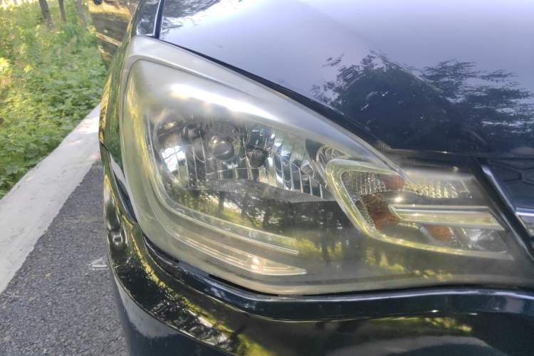 Used Soueast V3 Lingyue 2015 1.5L Manual Happiness Edition Right Front Headlight