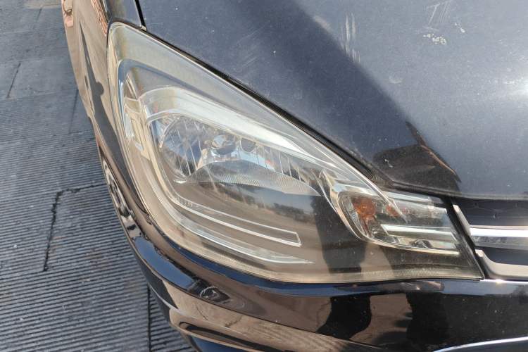 Used Soueast V3 Lingyue 2015 1.5L Manual Happiness Edition Right Front Headlight