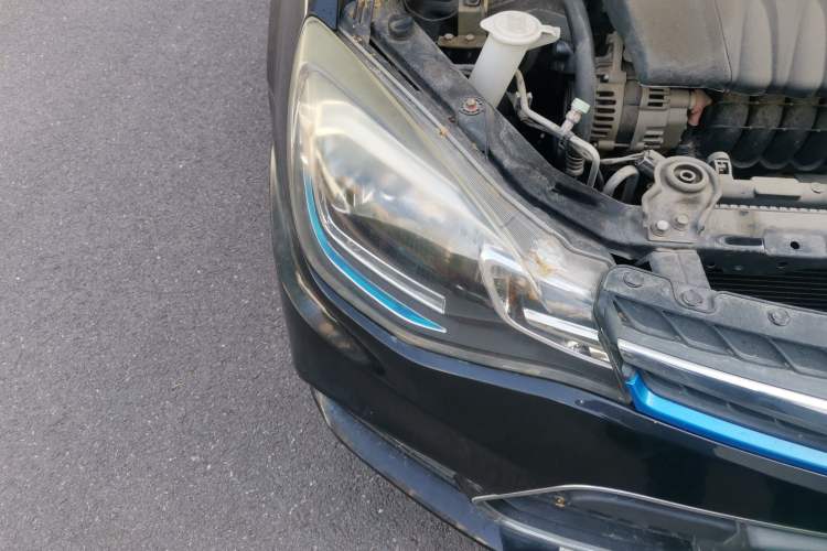 Used Soueast V3 Lingyue 2015 1.5L Manual Style Edition Right Front Headlight