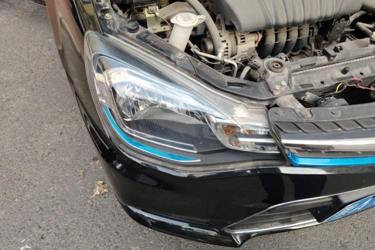 Used Soueast V3 Lingyue 2015 1.5L Manual Style Edition Right Front Headlight