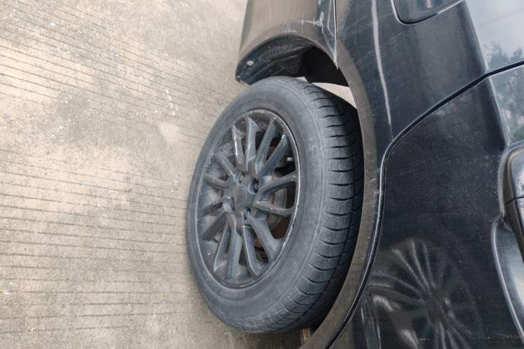 Used Soueast V3 Lingyue 2015 1.5L AMT Happiness Edition Right Rear Wheel Hub