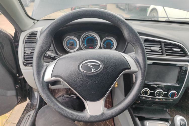 Used Soueast V3 Lingyue 2015 1.5L AMT Happiness Edition Steering Wheel