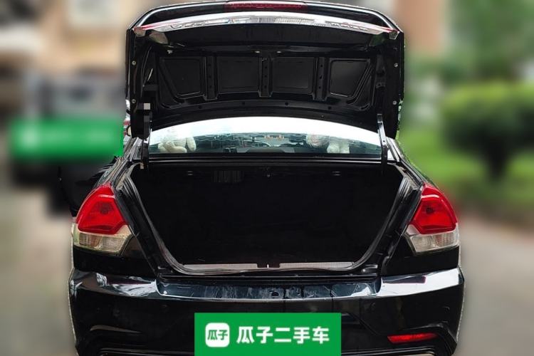 Used Soueast V3 Lingyue 2015 1.5L Manual Style Edition Trunk