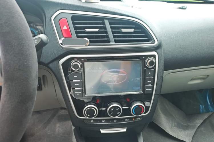 Used Soueast V3 Lingyue 2015 1.5L Manual Style Edition Audio And AC Panel