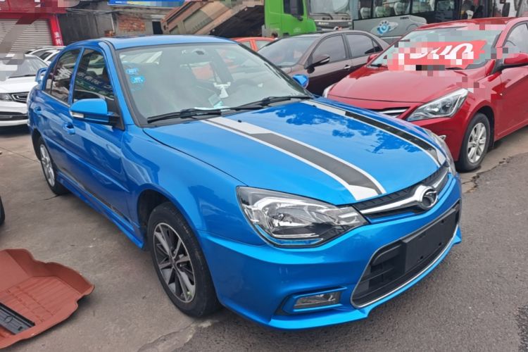 Used Soueast V3 Lingyue 2015 1.5L Manual Style Edition Front Right 45 Deg