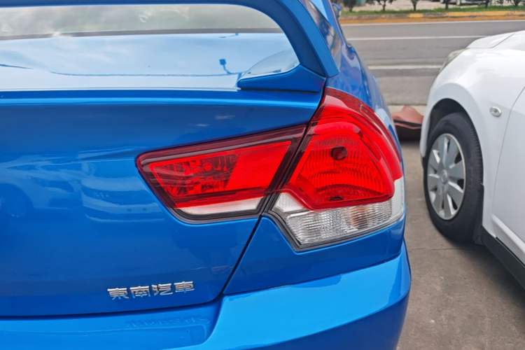 Used Soueast V3 Lingyue 2015 1.5L Manual Style Edition Right Rear Taillight