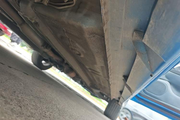 Used Soueast V3 Lingyue 2015 1.5L Manual Style Edition Right Side Sill