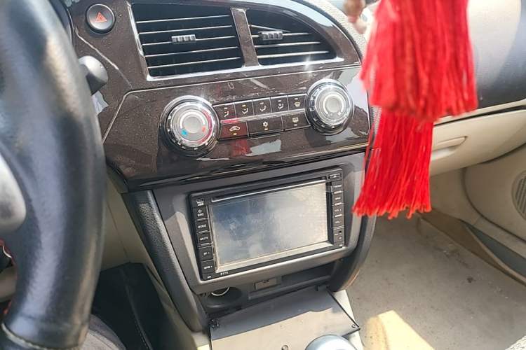 Used Soueast V3 Lingyue 2015 1.5L Manual Happiness Edition Audio And AC Panel