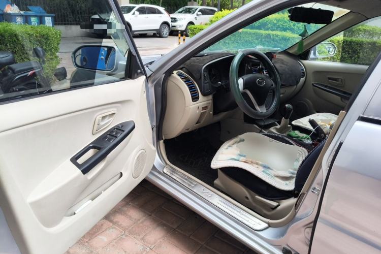Used Soueast V3 Lingyue 2015 1.5L Manual Smart Edition Driver Seat