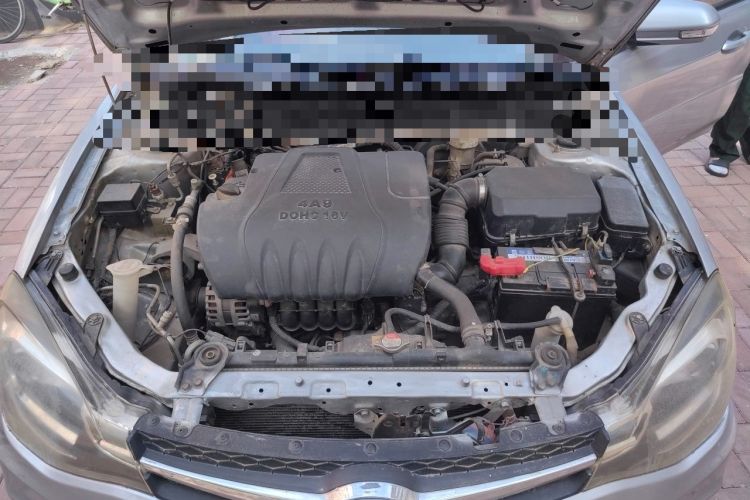 Used Soueast V3 Lingyue 2015 1.5L Manual Happiness Edition Engine Bay