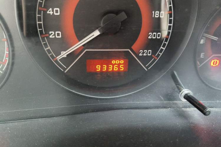 Used Soueast V3 Lingyue 2015 1.5L Manual Smart Edition Odometer Close Up