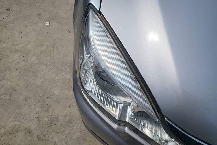 Used Soueast V3 Lingyue 2015 1.5L Manual Happiness Edition Right Front Headlight