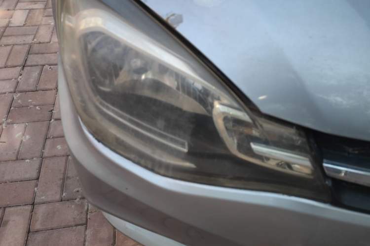 Used Soueast V3 Lingyue 2015 1.5L Manual Happiness Edition Right Front Headlight