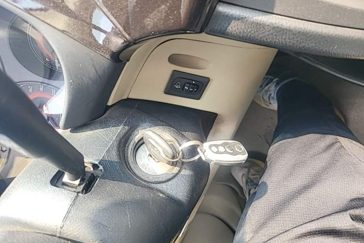 Used Soueast V3 Lingyue 2015 1.5L Manual Happiness Edition Vehicle Key
