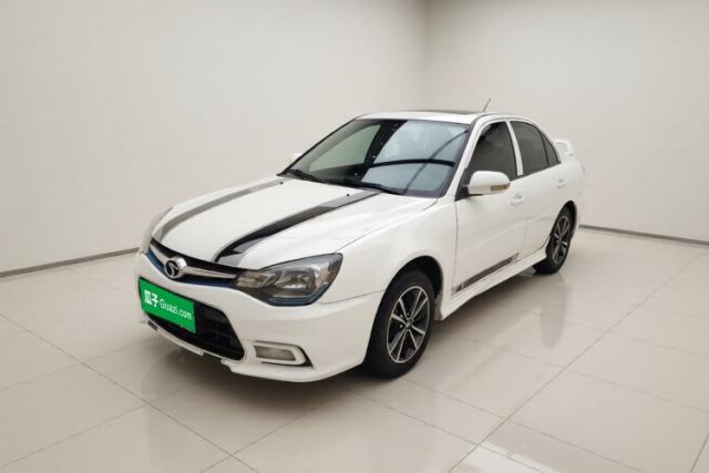 Ojetý Soueast V3 Lingyue 2015 1.5L Manual Style Edition